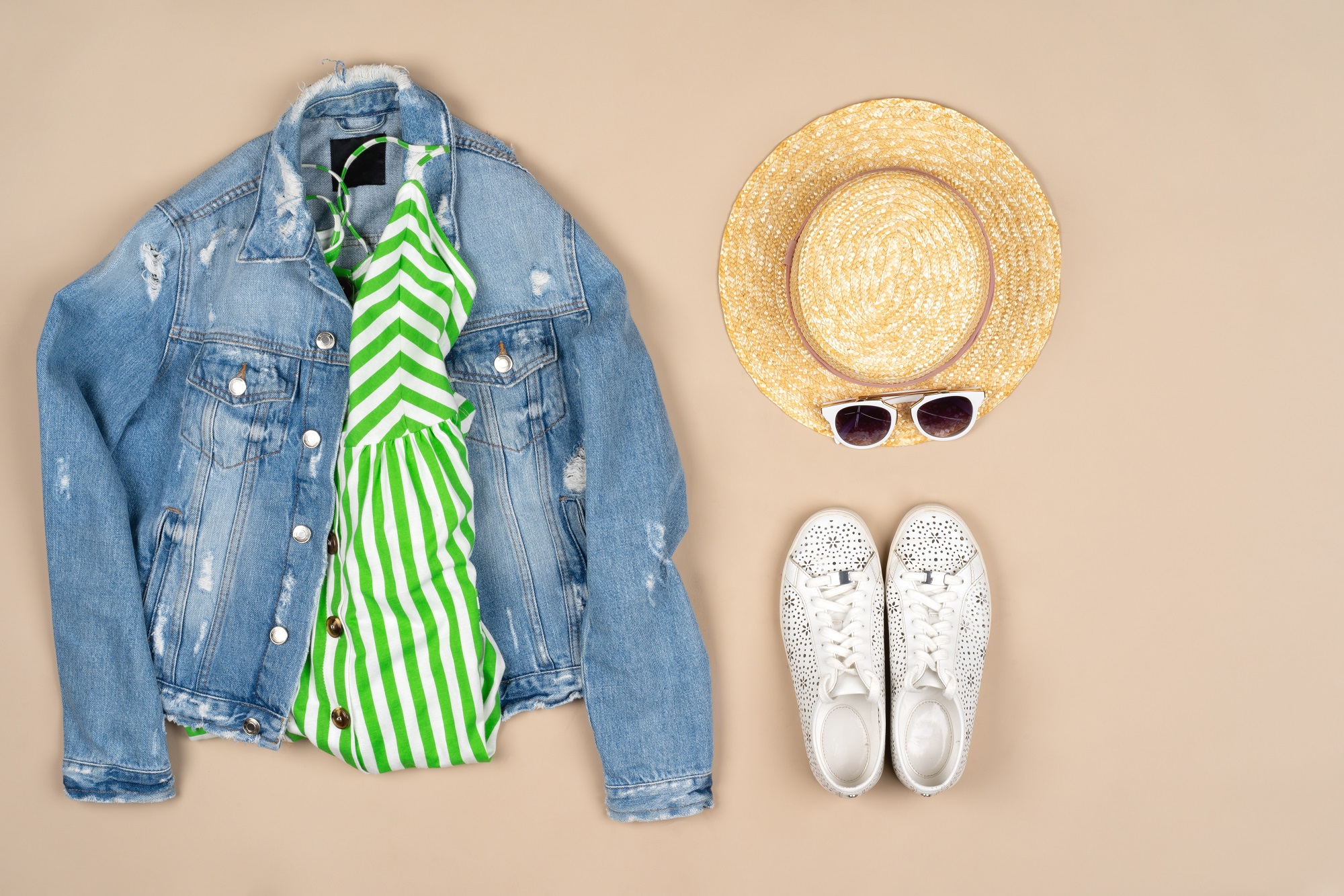 Five Fashionable White Denim Outfits for Spring 2026